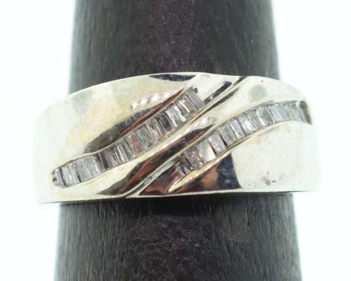 MENS 14K WHITE GOLD DIAMOND BAND