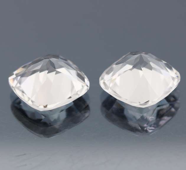 Excellent 19.83ct UNHEATED diamond white Topaz set