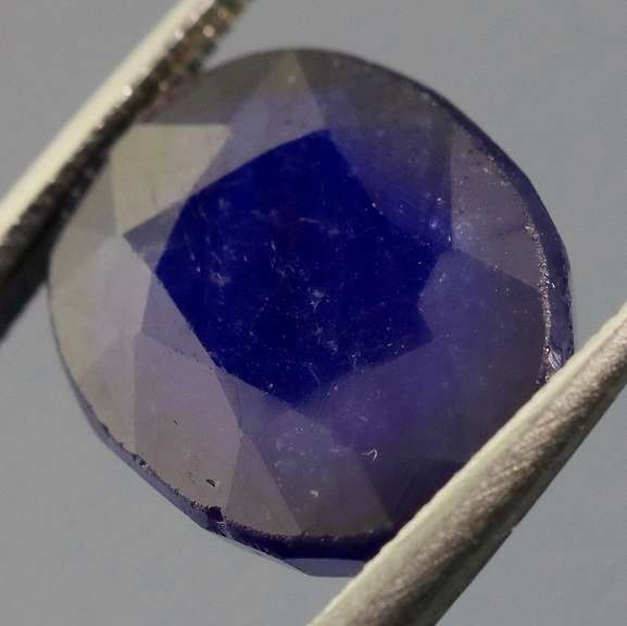 Stunning 8.87ct cobalt blue Sapphire from Mozambique