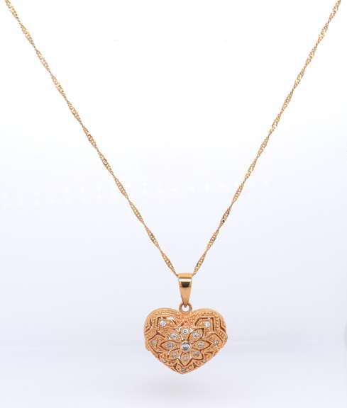 925 Sterling Silver Heart Shaped Locket Pendant on Chain