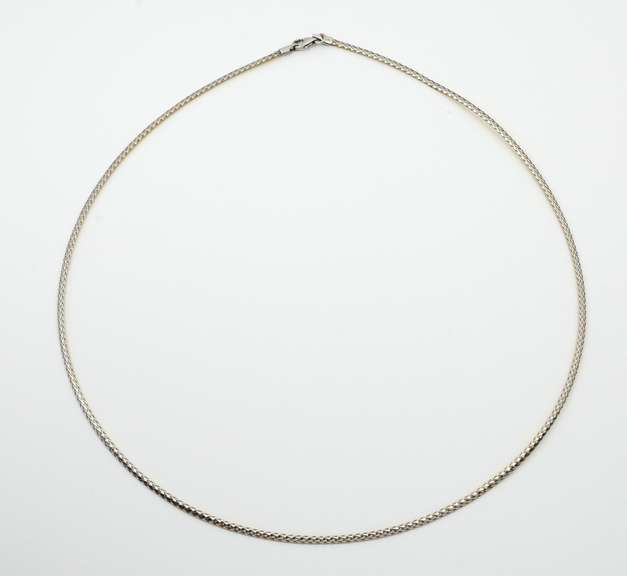 Versatile Yellow or White Gold Choker