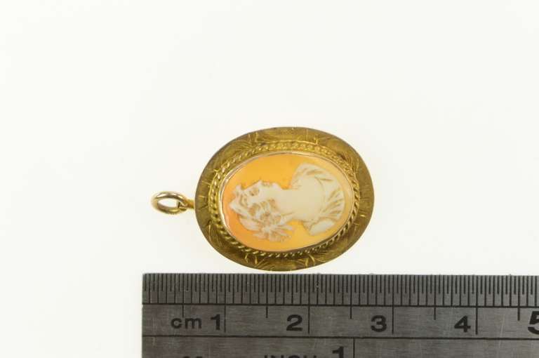 14K Yellow Gold Victorian Carved Shell Cameo Lady Pendant