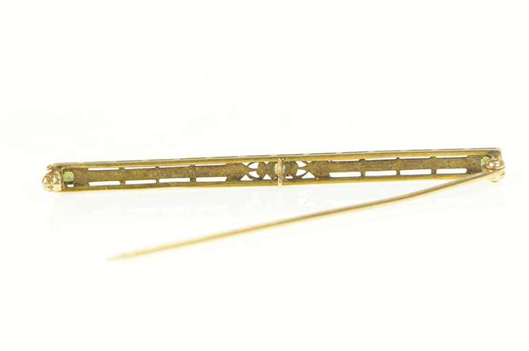 14K Yellow Gold Art Deco Peridot Ornate Floral Engraved Bar Pin/Brooch