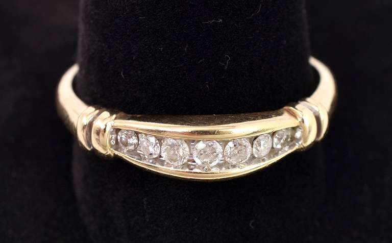 Spectacular Diamond Ring in 14K Yellow Gold