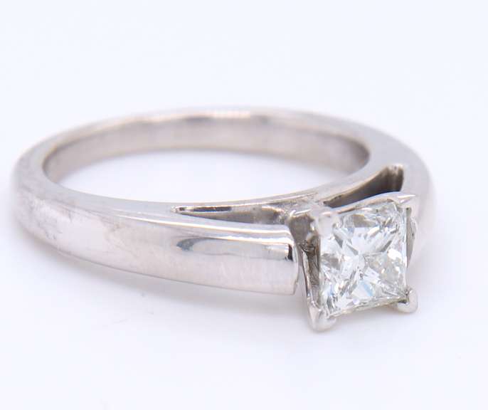 Brilliant White Gold Princess Cut Diamond Engagement Ring