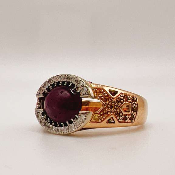 18kt Yellow Gold, Ruby, & Diamond Band Ring