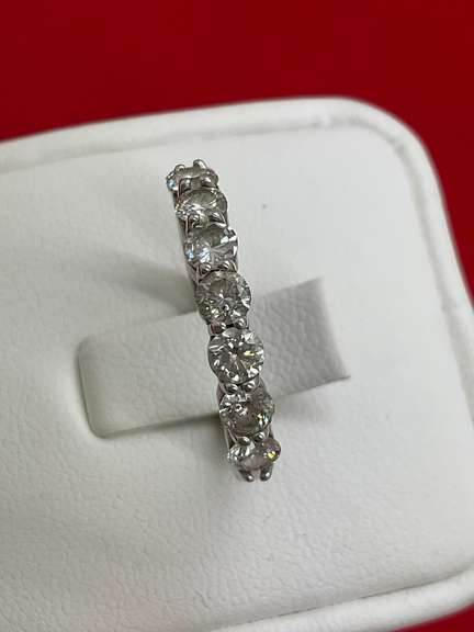 CERTIFIED LADIES 14K WHITE GOLD AND DIAMOND BAND