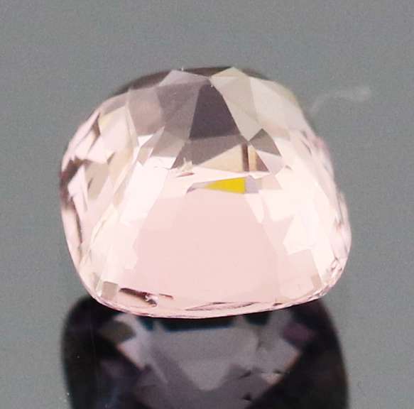 Excellent 1.57ct untreated violet pink Spinel