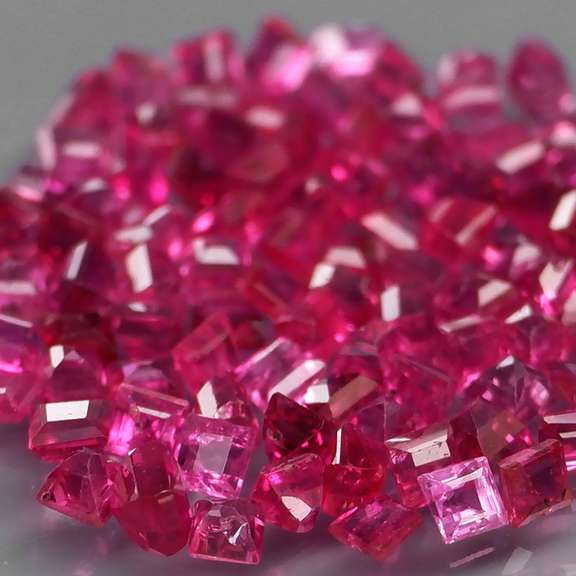 Outstanding 3.65ct 100 piece princess cut Ruby set