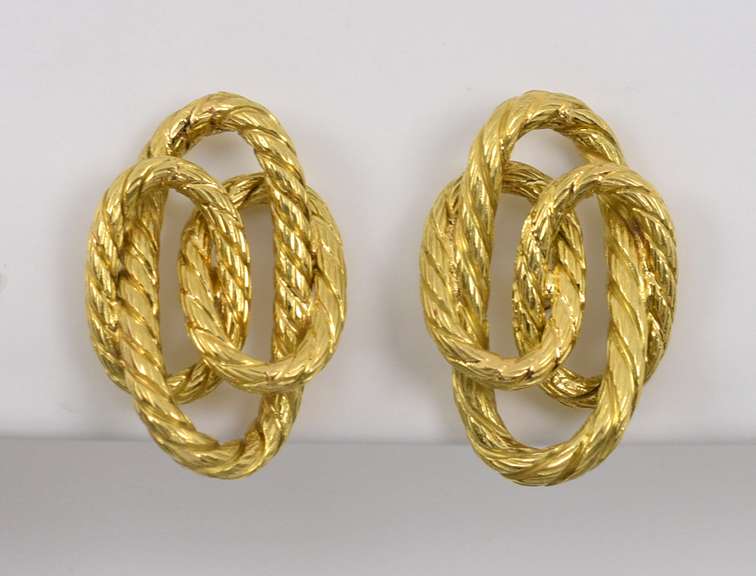 Fascinating 18k Interwoven Loops Earrings