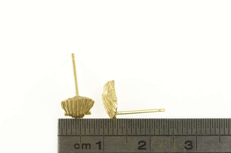 14K Yellow Gold Scallop Sea Shell Beach Motif Stud Earrings