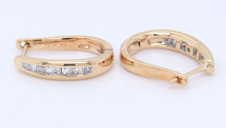Elegant Yellow Gold Round Brilliant Cut and Baguette Diamond Earrings