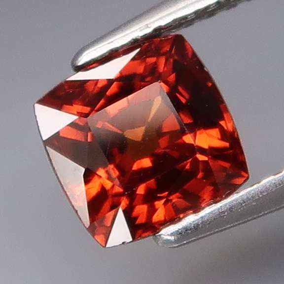 Simply amazing! 2.27ct natural Imperial Zircon