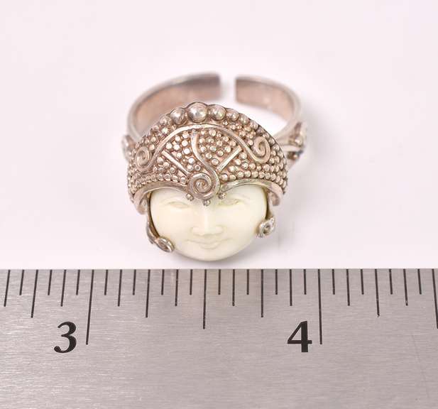 Sterling Silver Cameo Style Ring