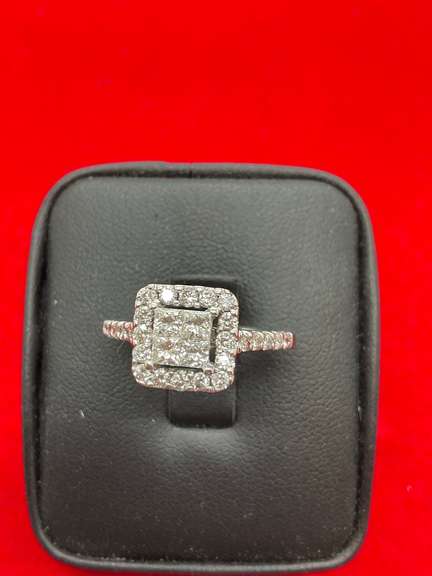 CERTIFIED LADIES 14K WHITE GOLD AND DIAMOND RING