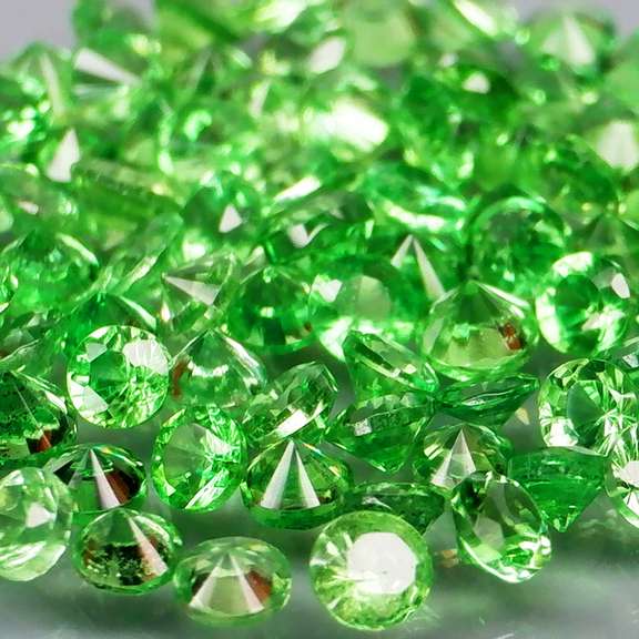 Brilliant! 2.69ct untreated apple green Tsavorite set