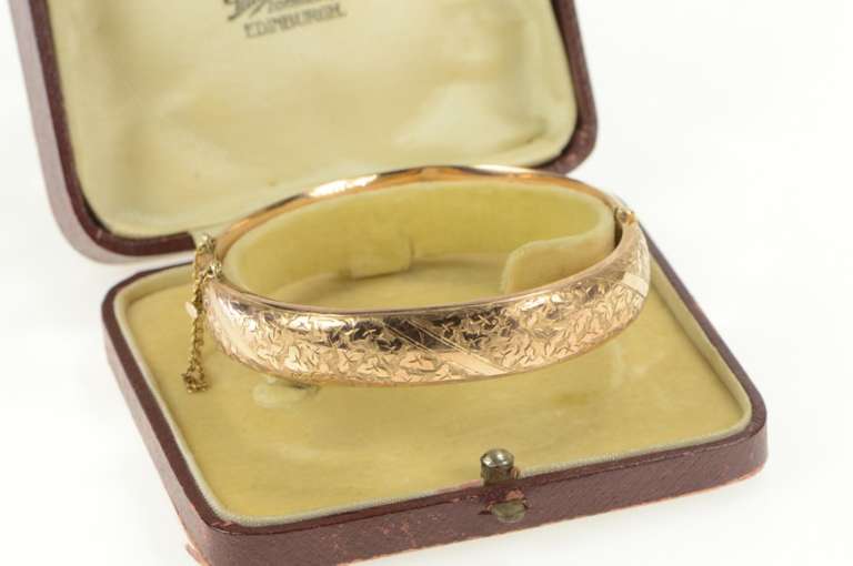 9K Yellow Gold Victorian English 1895 Leaf Engraved Bangle Bracelet