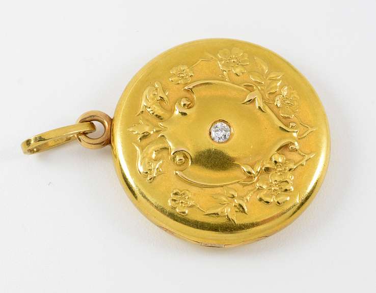 Stunning Antique Locket with Diamond