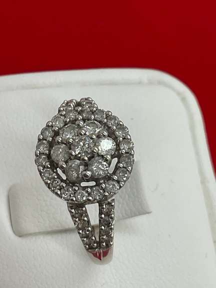 CERTIFIED 14K WHITE GOLD AND DIAMOND RING