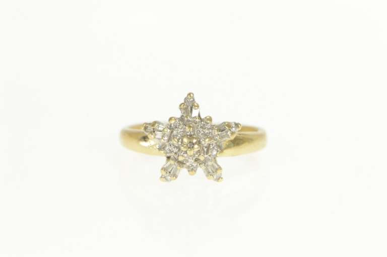 10K Yellow Gold 0.20 Ctw Diamond Star Cluster Statement Ring