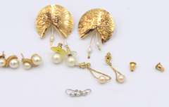 Group Lot of 4 Pearl Earrings