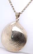 Vintage 925 Sterling Silver Seashell Pendant on Rolo Chain Necklace