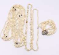 Group Lot of 6 Pearl Strands