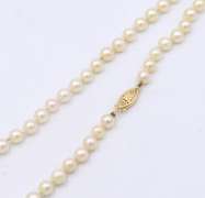 Group Lot of 6 Pearl Strands