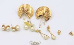 Group Lot of 4 Pearl Earrings