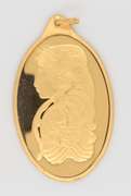 Delightful 22kt Fortuna Pamp Suisse oval Bar Pendant