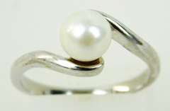 Vintage 14K White Gold Pearl Ring, Size 6