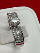 CERTIFIED 18K WHITE GOLD AND DIAMOND ENGAGEMENT RING