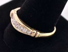 Spectacular Diamond Ring in 14K Yellow Gold