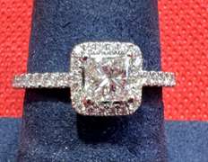 LADIES 18K WHITE GOLD ENGAGEMENT RING WITH 0.70 CARAT CENTER PRINCESS CUT DIAMOND