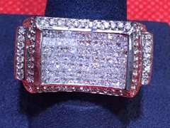 MENS 14K WHITE  GOLD DIAMOND RING. 3.25