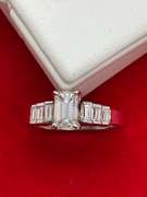 CERTIFIED LADIES PLATINUM AND DIAMOND RING