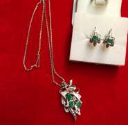 18K WHITE GOLD DIAMOND AND EMERALD SET