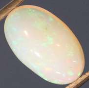 Captivating 1.70ct rainbow flashing Welo Opal