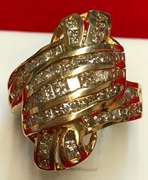 LADIES 2.50 CARAT PRINCESS CUT DIAMOND RING, 14K GOLD