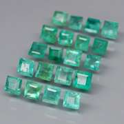 Vivid! Top green 3.07ct Colombian Emerald set