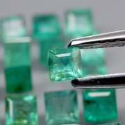 Vivid! Top green 2.95ct Colombian Emerald set