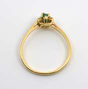 Cute Little Emerald & Dia. Ring