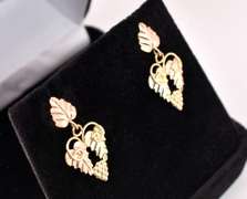 Elegant Grape and Leaf Earrings in 14K+10K Two Tone Gold