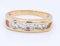 Dazzling Yellow Gold approximate 0.50ctw Diamond Band
