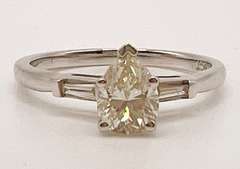 Gorgeous 14kt Solid White Gold & Pear Shaped Diamond Ring