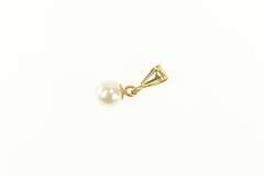 14K Yellow Gold Vintage 5.3mm Pearl Classic Simple Pendant