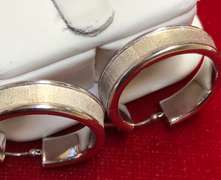 LADIES 18K WHITE GOLD LOOP EARRINGS