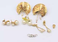 Group Lot of 4 Pearl Earrings