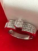 CERTIFIED 18K WHITE GOLD AND DIAMOND ENGAGEMENT RING