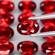 Set of 16 top red VS Garnets weighing 9.23 carats
